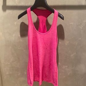 Lululemon hot pink tank size 8 in excellent condition